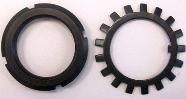 Гайка М130 (26 КМ) кругла сталева шлицевая DIN 981