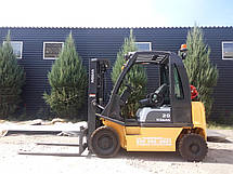 Газовий вилковий навантажувач 2 тонни Nissan U1D2A20LQ б/у, фото 5