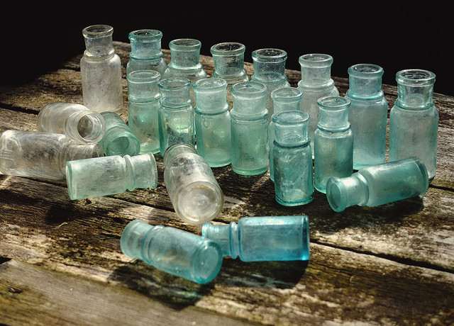 Маленькі пляшечки Маленькі пляшечки - фото