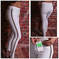 Модні білі жіночі джинси з лампасами під Guссi