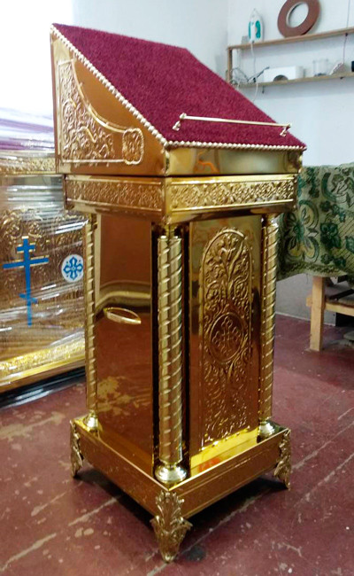 Боковий вівтар з булату (нітрид титану) з декором