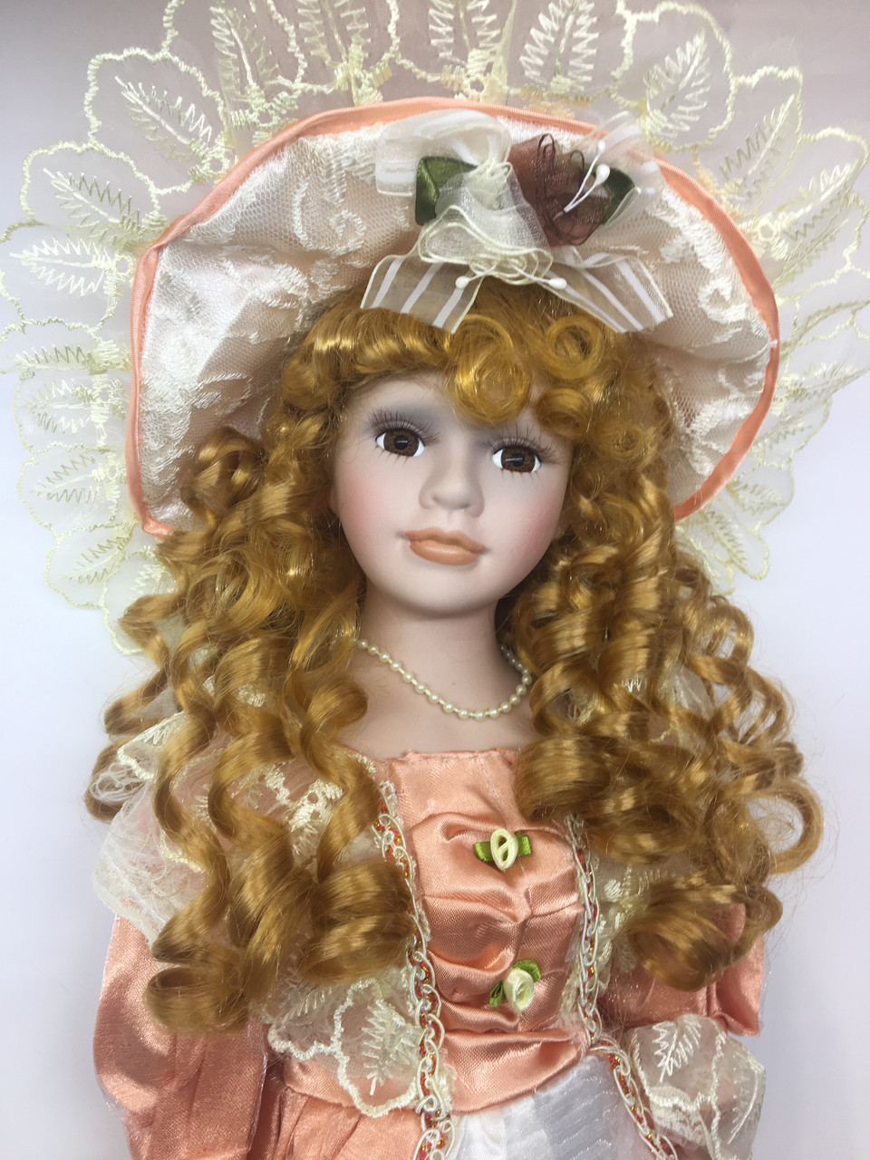 Кукла сувенирная, фарфоровая, коллекционная Porcelain doll "Элиза "45 см (1303-08) - фото 3 - id-p765651200