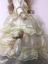 Лялька сувенірна, подарункова порцелянова, колекційна Porcelain doll "Кароліна" 50 см (1303-04), фото 3