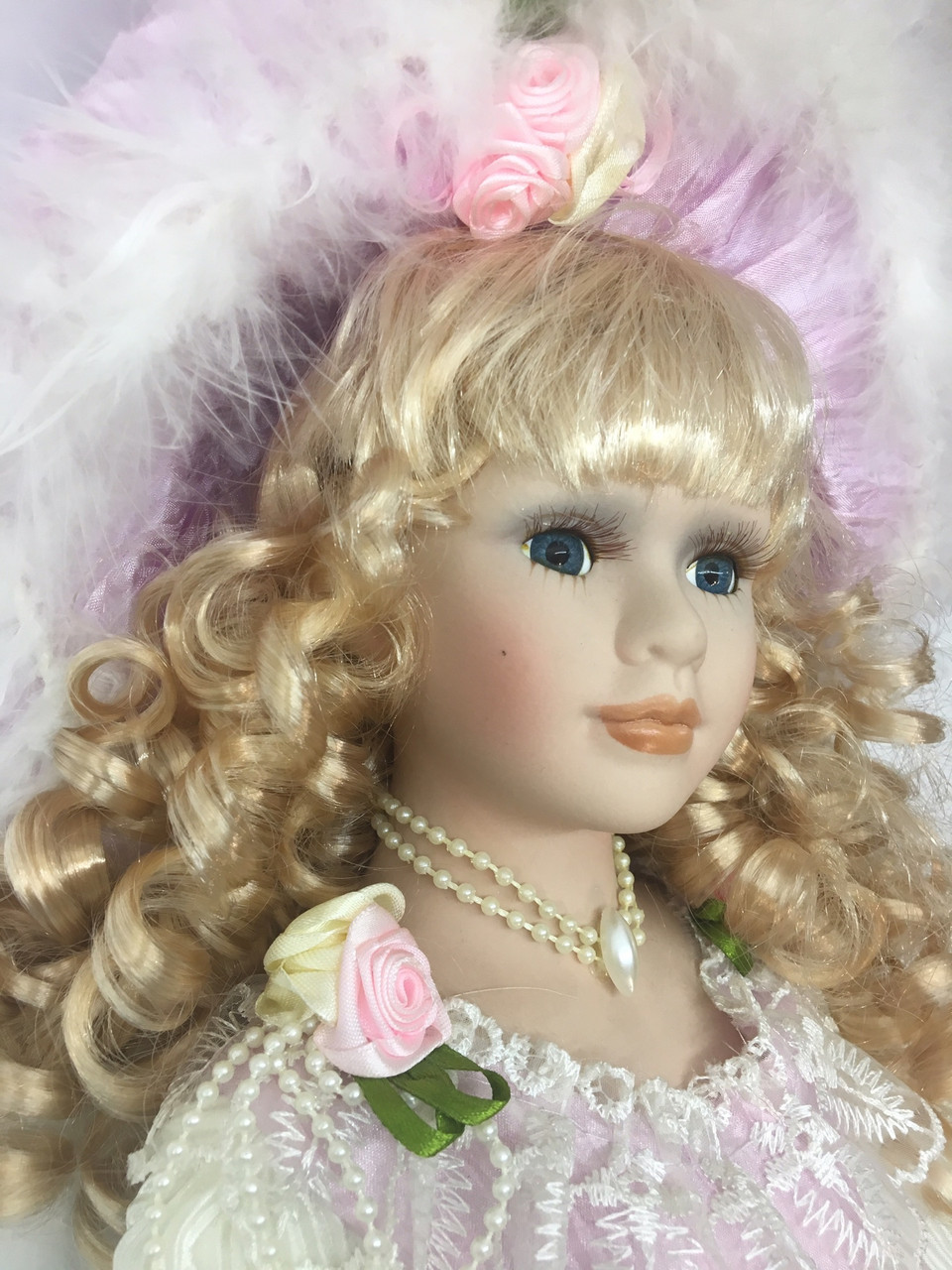 Фарфоровая кукла коллекционная, сувенирная Porcelain doll "Elizabeth" 50см (1303-05) - фото 2 - id-p765670371