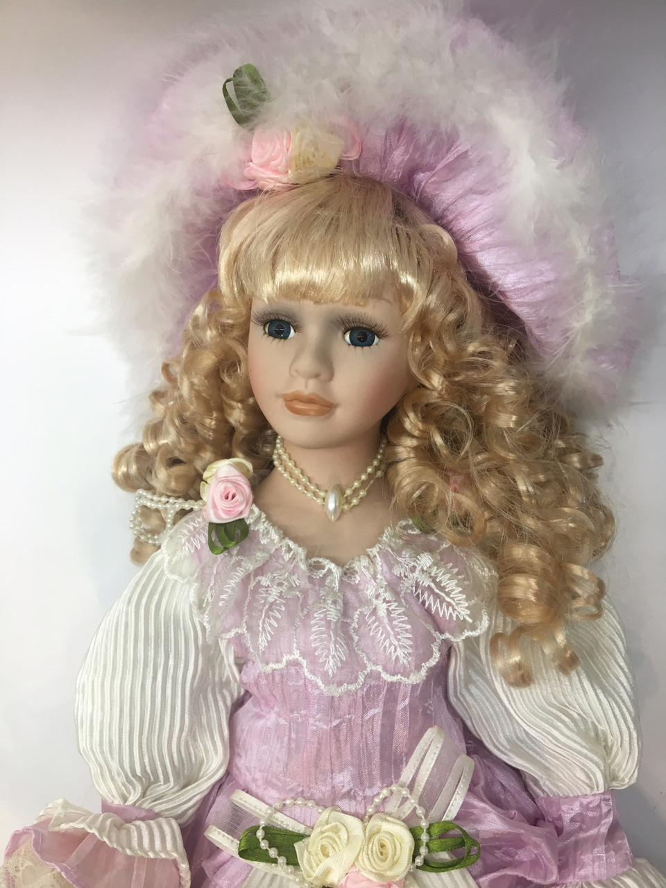 Фарфоровая кукла коллекционная, сувенирная Porcelain doll "Elizabeth" 50см (1303-05) - фото 3 - id-p765670371