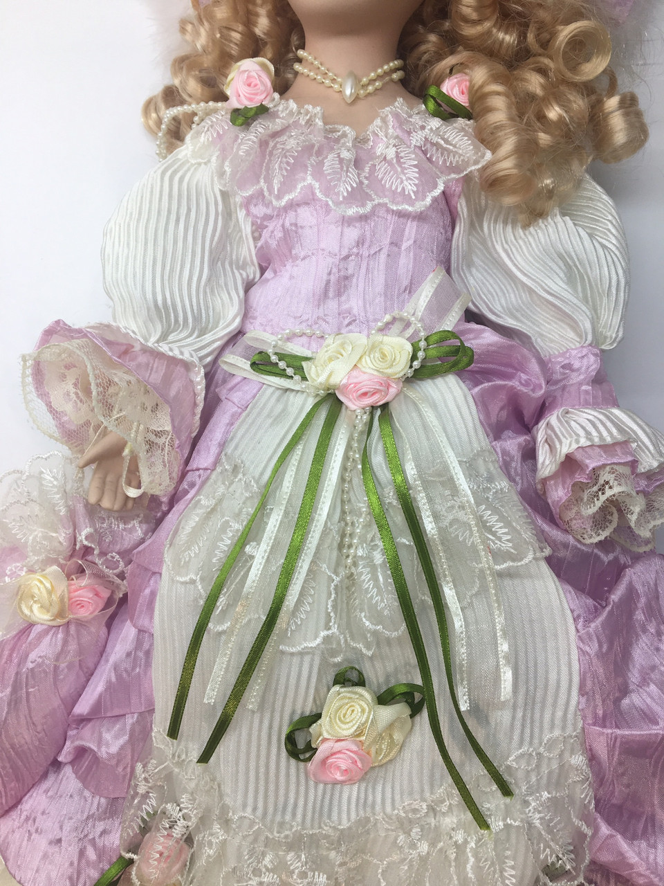 Фарфоровая кукла коллекционная, сувенирная Porcelain doll "Elizabeth" 50см (1303-05) - фото 4 - id-p765670371