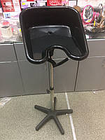 Мийка перукарня пластикова на підставці чорна 0148 31