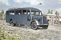 Сборная модель автобуса Opel Blitz Omnibus W39. 1/72 RODEN 720