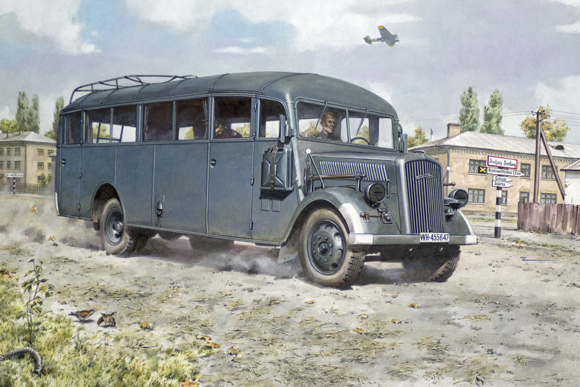 Збірна модель автобуса Opel Blitz Omnibus W39. 1/72 RODEN 720