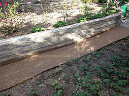 Каменный ковер на бетоне.