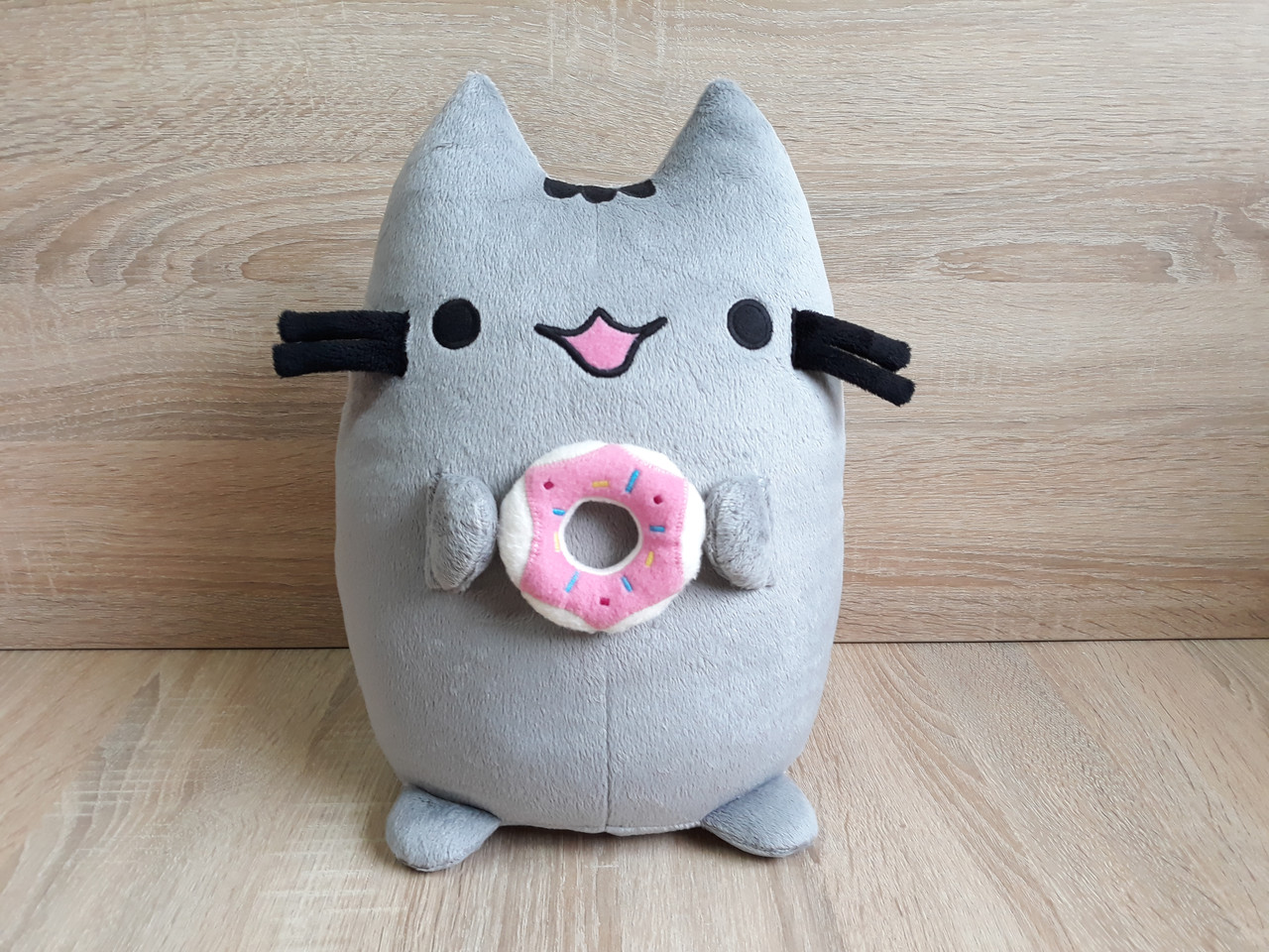 М'яка іграшка Кіт Пушин із пончиком, фото 1