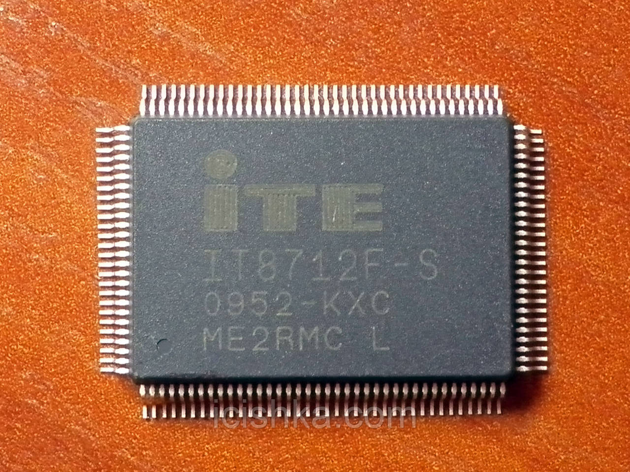 ITE IT8712F-S KXC — Мультиконтролер