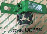 Важіль AZ101527 підйому гойдалки нахилки HXE103873 з/год John Deere Handle ручка az101527, фото 10