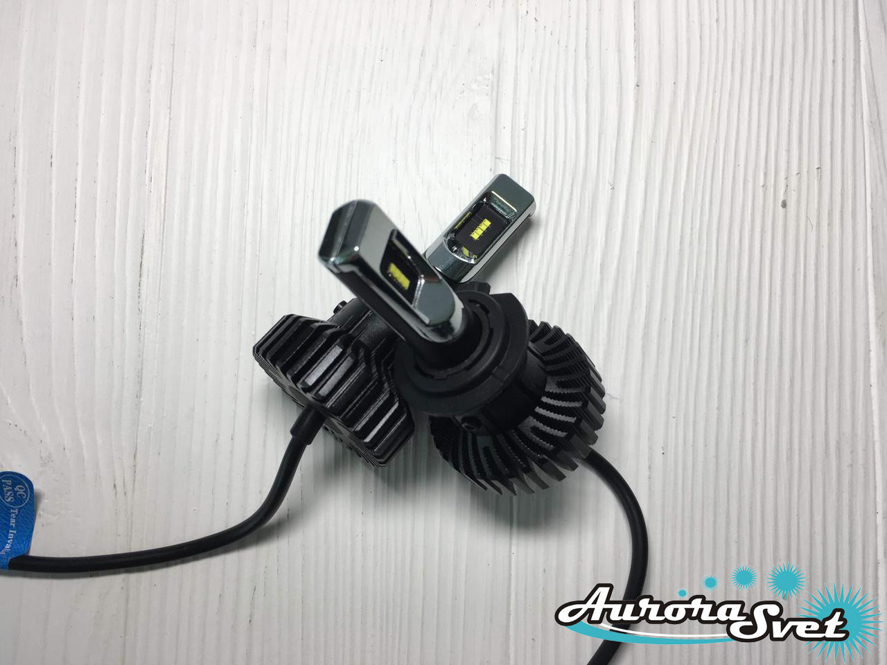 LED-лампи в автомобіль. Найкраща альтернатива ксенону. LED- фари ZES 2. Цоколь HB-4.