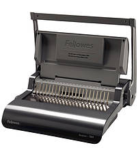 Вишивальницями