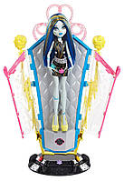 Кукла Френки Штейн и станция подзарядки Monster High Freaky Fusion Recharge Chamber Frankie Stein