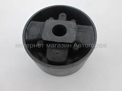 Сайлентблок подушки двигуна на Рено Трафік 03-> 2.0 dCi+2,5 dCi (нижн, вісімка 135/146л.с.) BCGUMA - BC1210