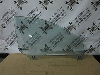 Переднє праве дверне скло audi a8 d2