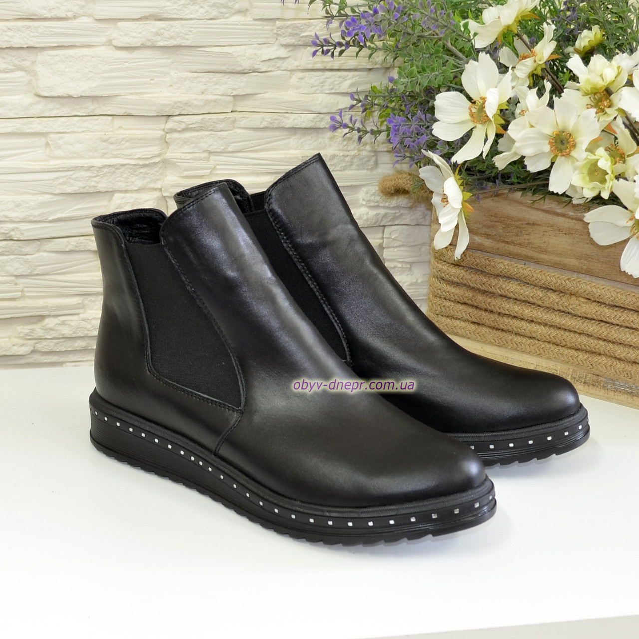 Жіночі чорні шкіряні черевики на товстій підошві, фото 1
