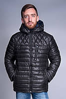 Чоловіча зимова куртка, чорного кольору.