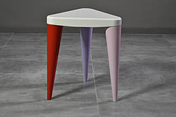 Дизайнерський табурет з натурального дерева