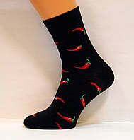Высокие яркие носки с перцами чили женские черного цвета 37-39р