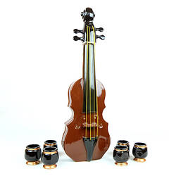 Віолончель у формі пляшки з рюмками — подарунковий набір для спиртного