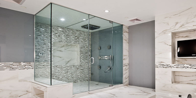 Розпашні скляні кабінки