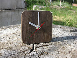 Настільний годинник з дерева
