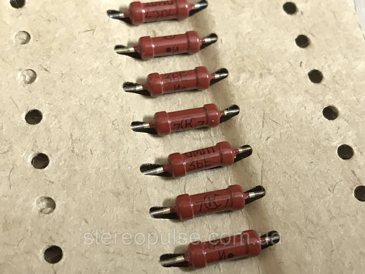 Резистор МЛТ 0.5Вт     82 Ом