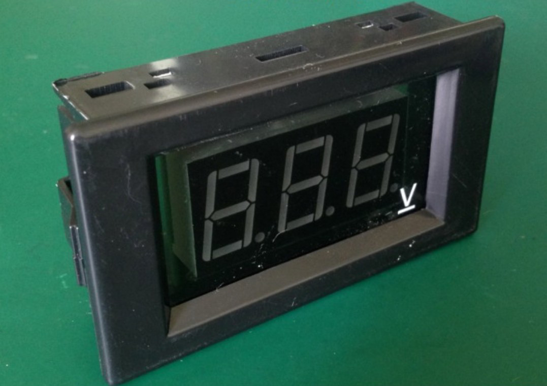 Вольтметр V85DC-A 0-110 В(червоні цифри)