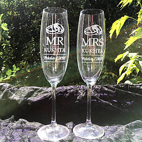 Весільні бокали з гравіюванням для шампанського Mr Mrs з персоналізацією