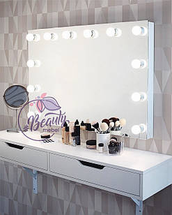 Широке настінне дзеркало з лампами з трьох сторін без рами