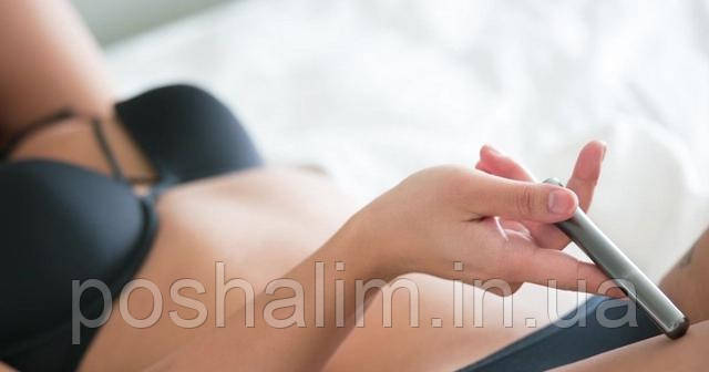 жінка і вібратор для сексу