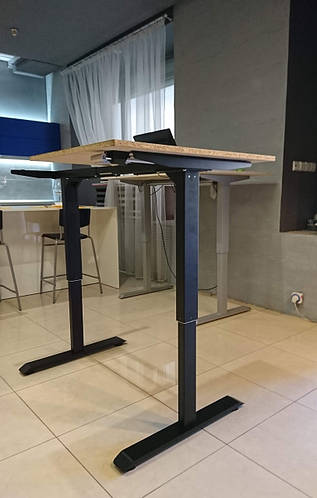 Купить Качественный бюджетный стол с механической регулировкой высоты ...