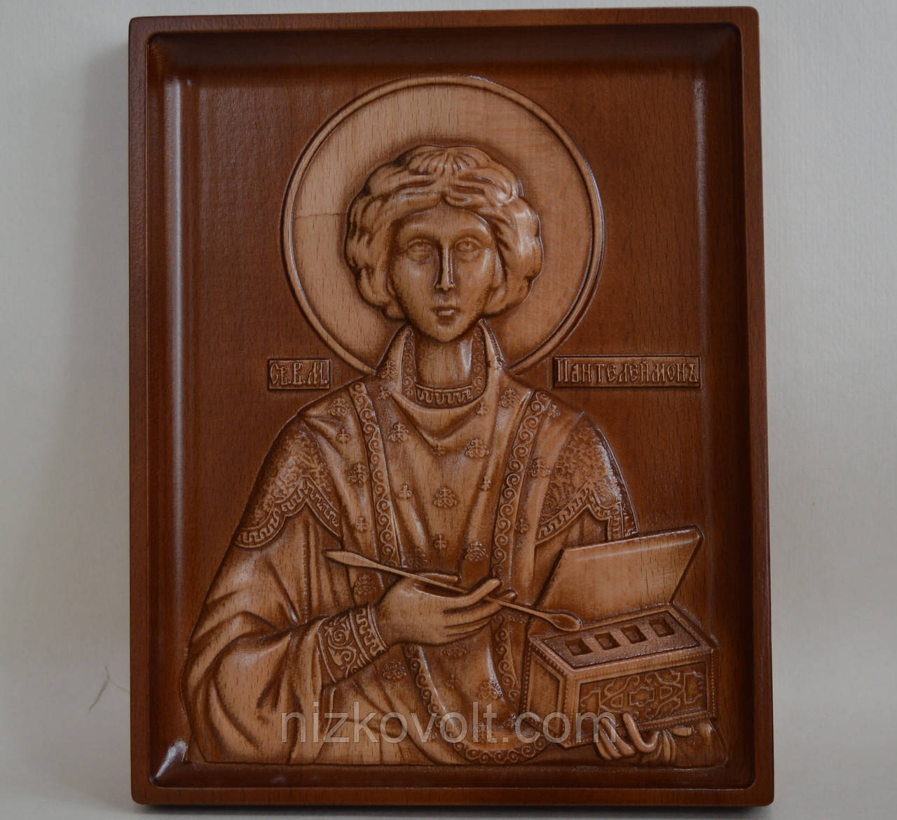 Різьблена ікона з дерева "Святий Пантелеймон Цілитель" (160х200х18)