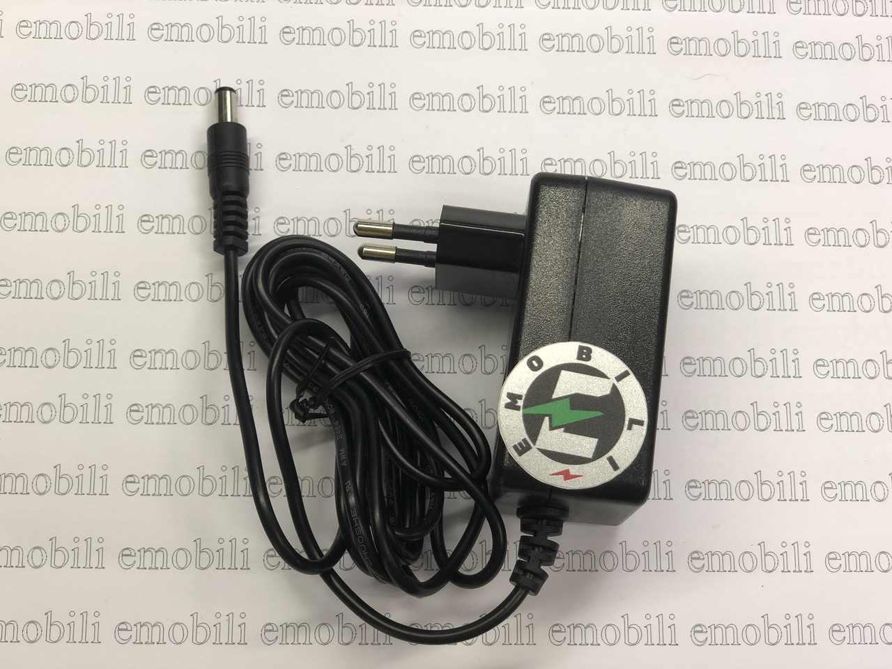 Зарядний пристрій 12V, 1000mA, трансформаторний, автоматичний, з лампочкою індикатором