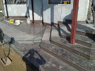 Сходи гранітні суцільні