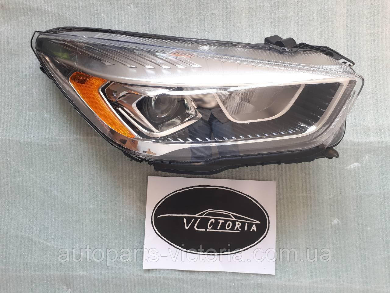 Фара права GJ54-13W029-B Ford Escape 2013-15 БУ