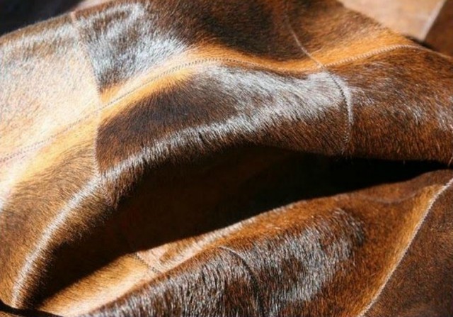 Купить Ковры из шкур кожи и меха в Киеве. Продажа кожаных ковров. Ковры ...