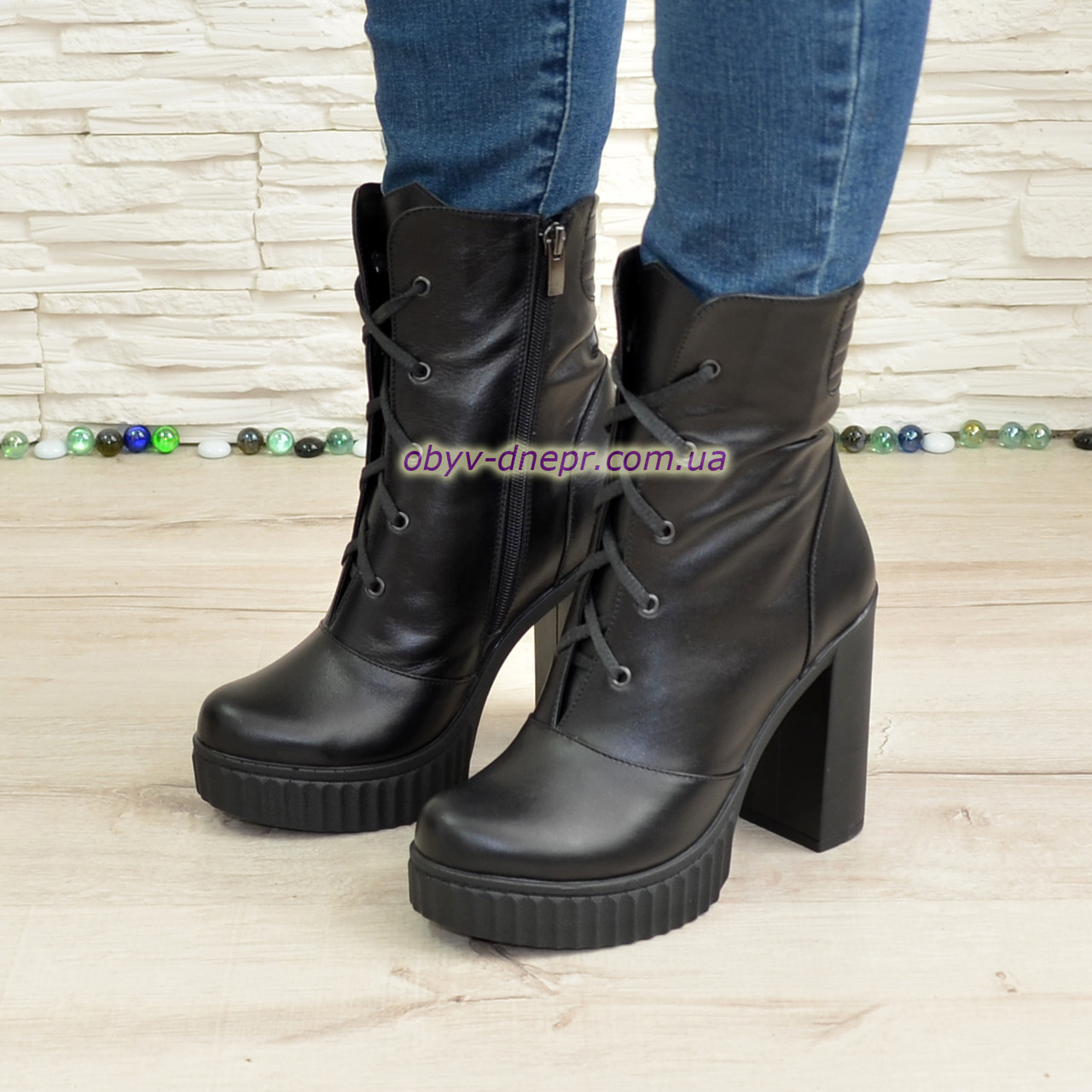 Черевики шкіряні на високому стійкому каблуці, колір чорний, фото 1