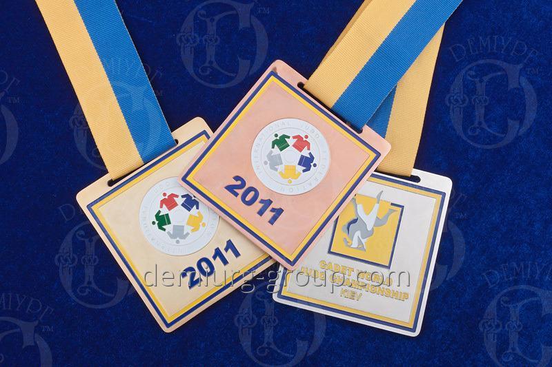 Медаль квадратной формы