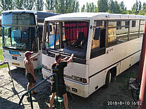 Изготовление и замена лобового стекла на автобус Heuliez GX 37 H в Никополе (Украина). 1