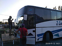 Изготовление и замена лобового стекла на автобус MAN 16.370 HOCL  в Никополе (Украина). 3