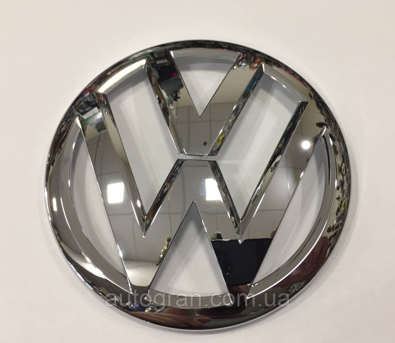Емблема решітки радіатора Volkswagen Golf 7 5G08536012ZZ