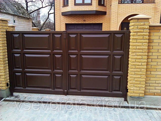 Розпашні ворота марки Каскад