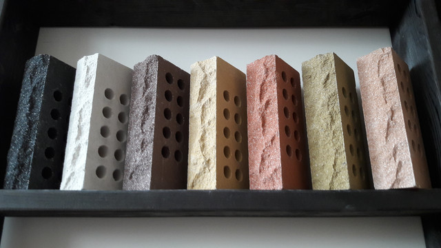 рваный кирпич скала литос