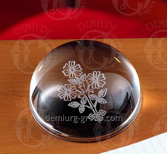 Пресс - папье из стекла с лазерной гравировкой