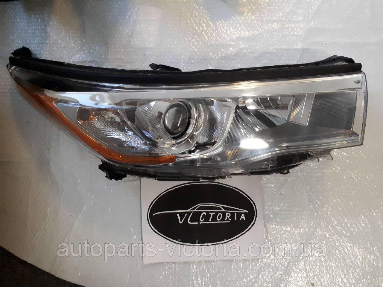 Фара права 81110-0E250 Toyota Highlander USA 14-16 БУ