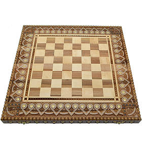 Шахова дошка. 50х50 см. Горіх. Інкрустація міддю й бісером